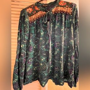 Billabong Birds on High Paisley Blouse size Large PTP 22”